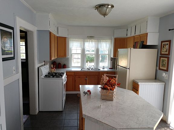 4th image of 910 Pannell St NW