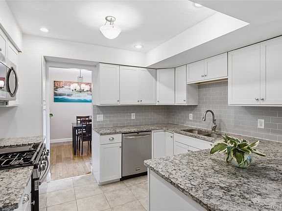 5th image of 5385 Milane Cir