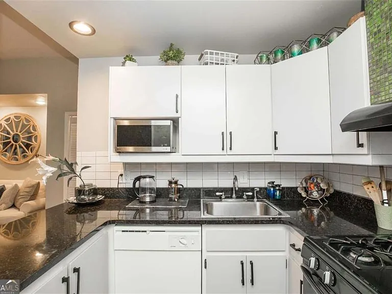 952 Myrtle St NE #2 — Photo 8