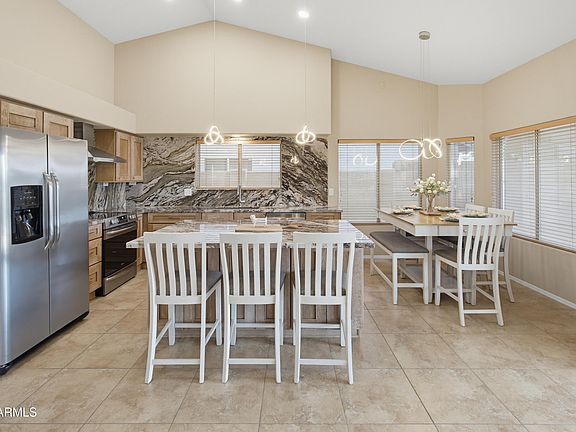 4th image of 2550 N 134TH Avenue