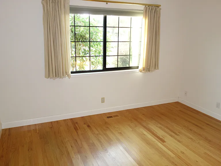 10734 Martinwood Way — Photo 12