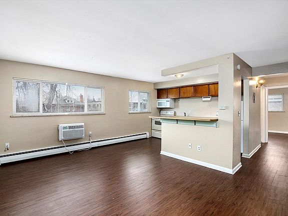 2nd image of 1139 N York St #101