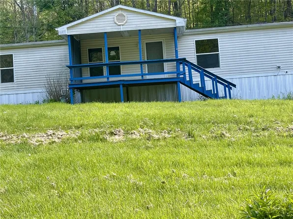 358 Smith Creek Rd, Spraggs, PA 15362