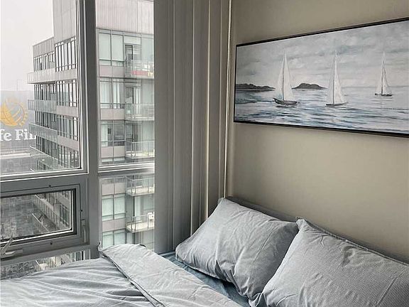 5th image of 65 Bremner Blvd #4901