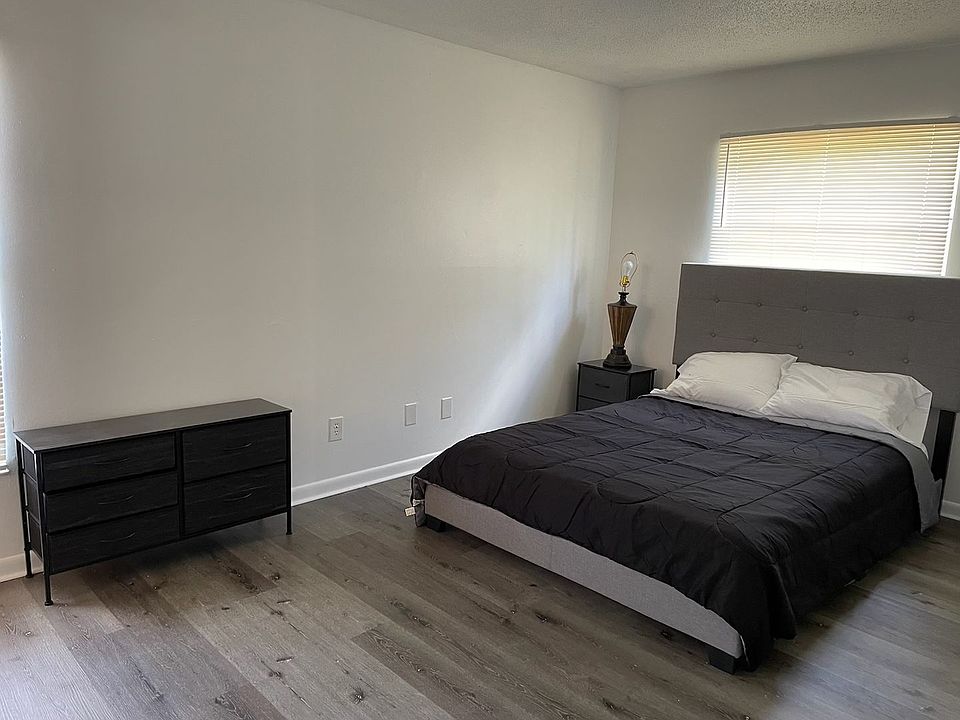 1st image of 492 N Willowwood Poin #492WILLOWW