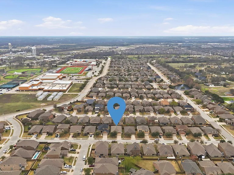 1115 Dickenson Dr — Photo 29