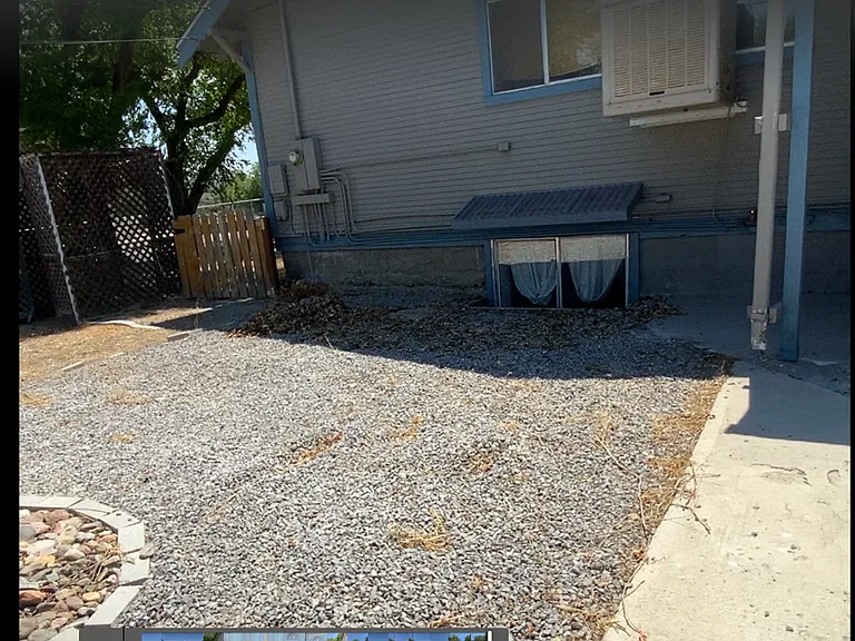 E 9th St — Photo 21