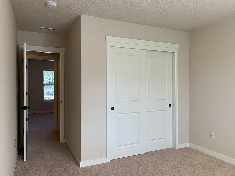 4223 NE Tacoma Ct — Photo 35