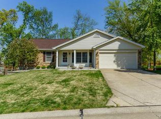 1006 Harvest Home Cir, Saint Charles, MO 63304