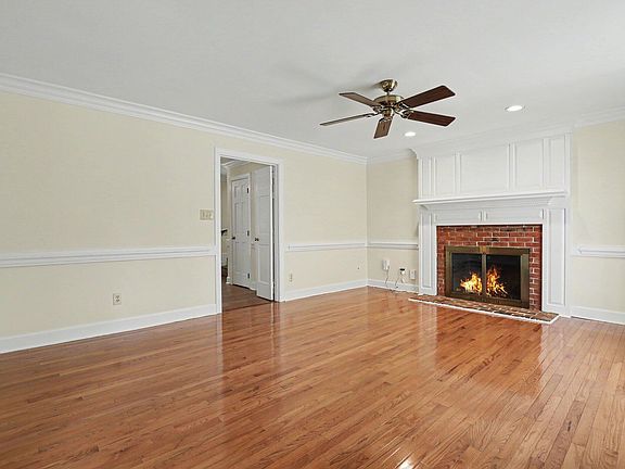 3rd image of 1704 Carrington Dr