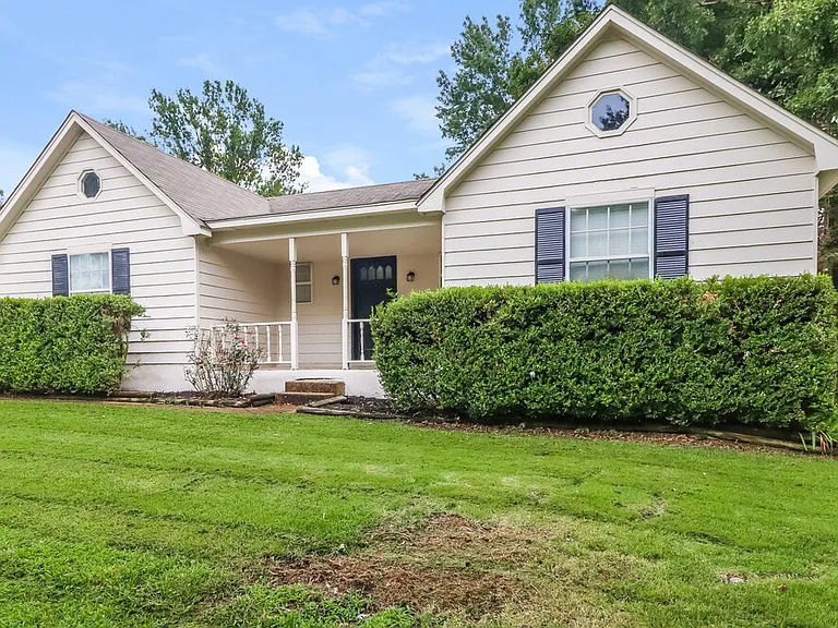 6049 Lawnhill Dr — Photo 3