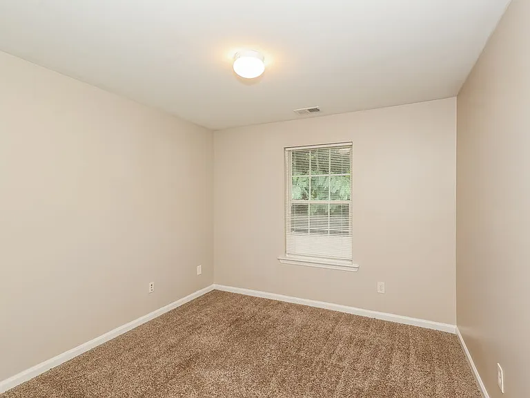 713 Celeste Ln SW — Photo 12