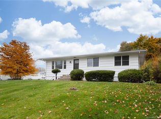 138 Hans Ave, Waterbury, CT 06708