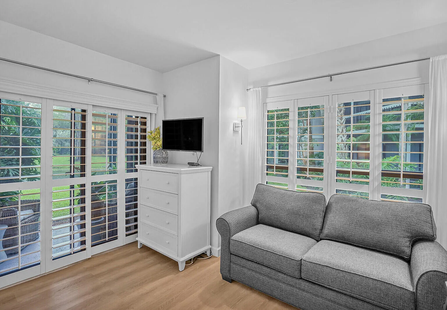 1 bed, 1.0 bath, 400 sqft, $4,200 — Photo 4