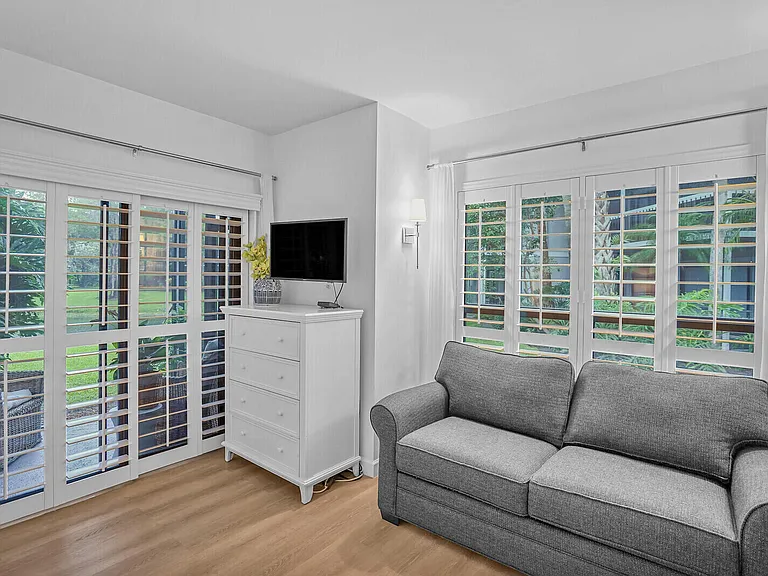 11863 Wimbledon Cir #423 — Photo 4