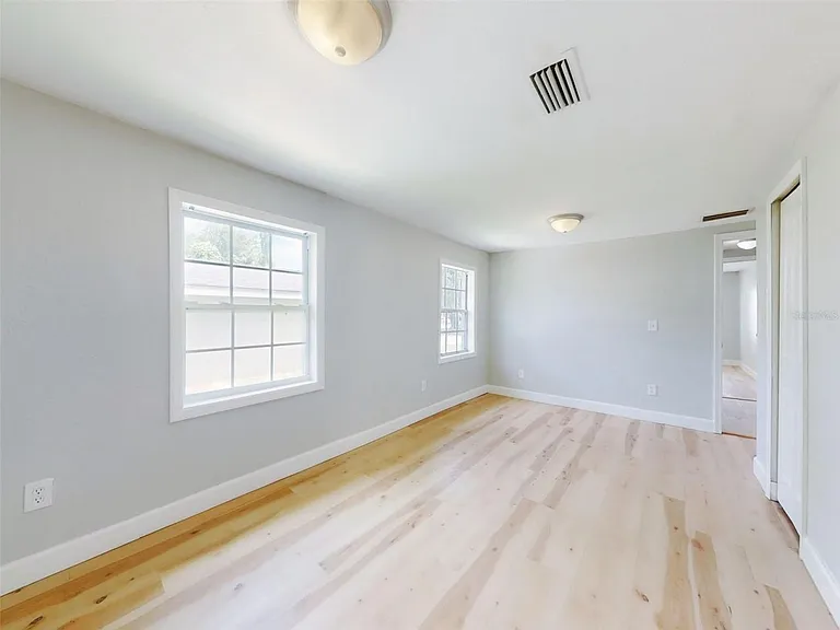 1103 Washington St — Photo 17
