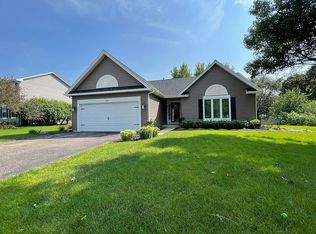 703 Pinehurst Ln, Oswego, IL 60543