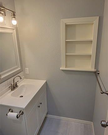4th image of 602 W 51st St APT 102