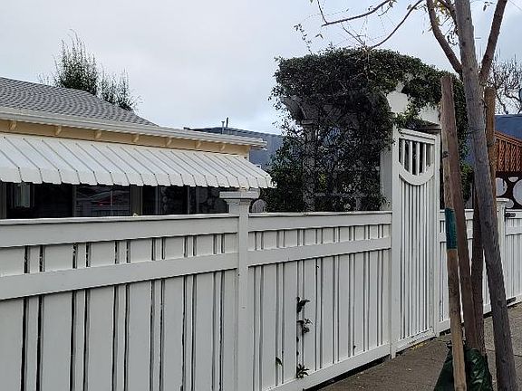 2nd image of 416 Monterey St