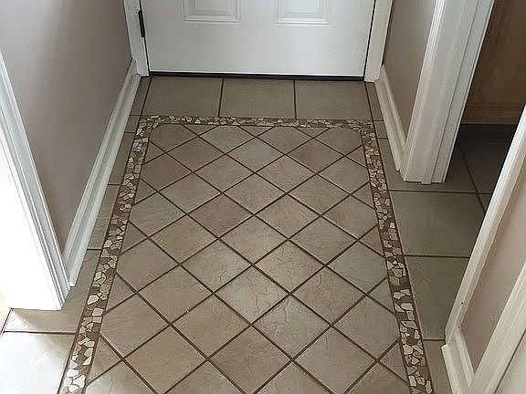 5th image of 10-12 Harmony Landing Ct