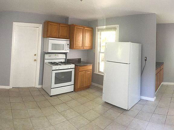 2nd image of 123 Thompson St #1