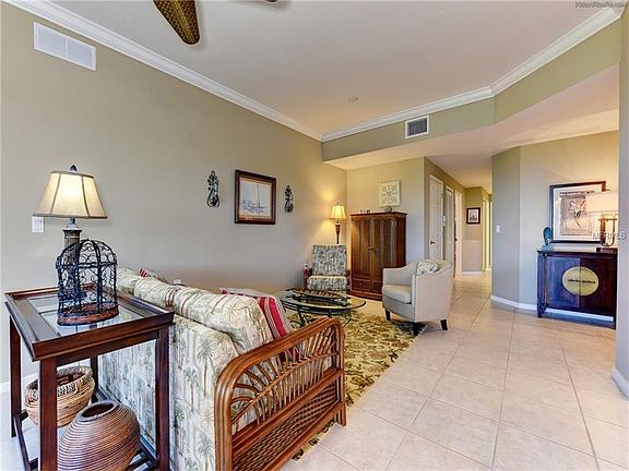 5th image of 4604 Club Dr #B
