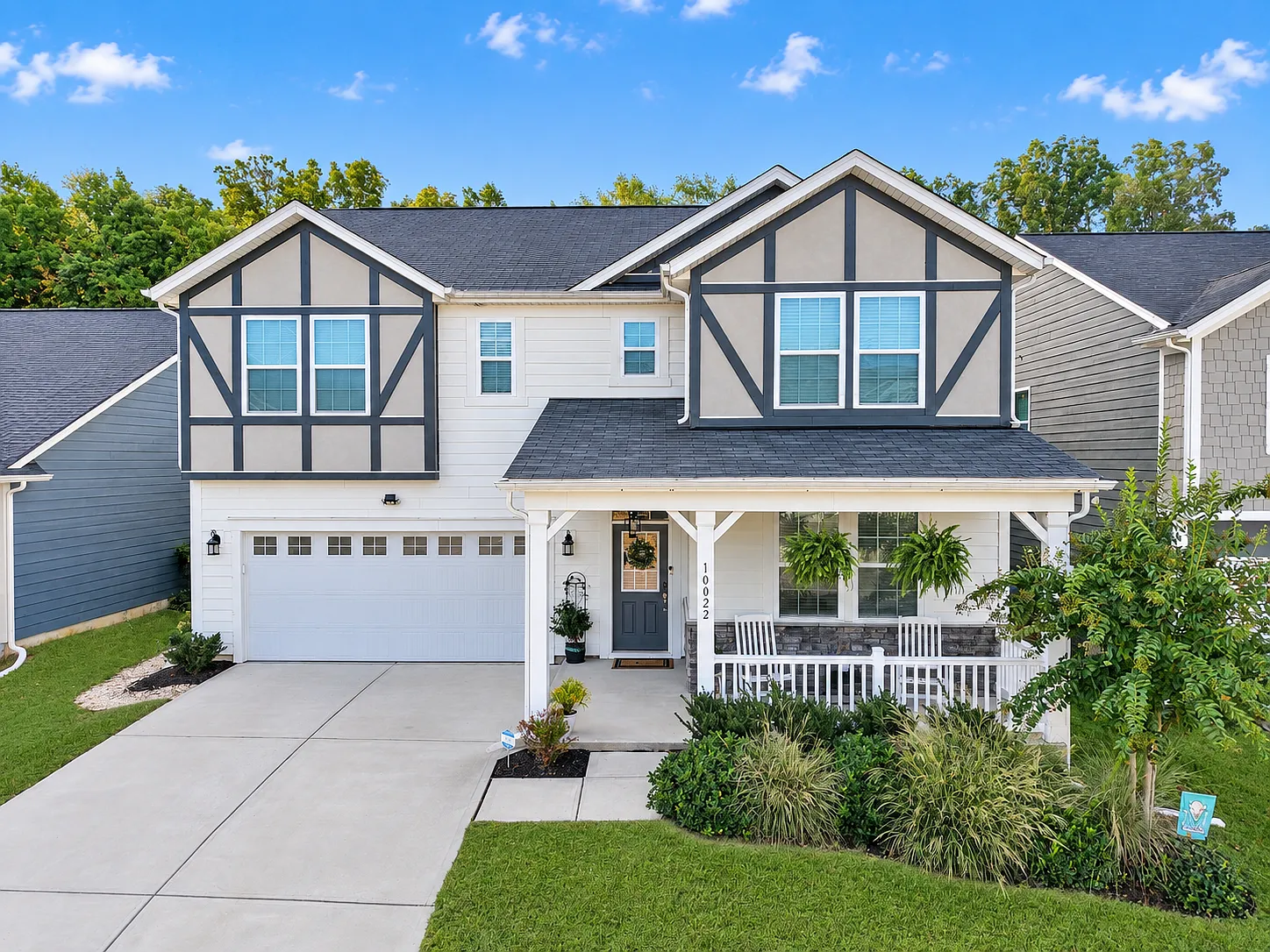 4 bed, 2.5 bath, 2894 sqft, $2,950 — Photo 1
