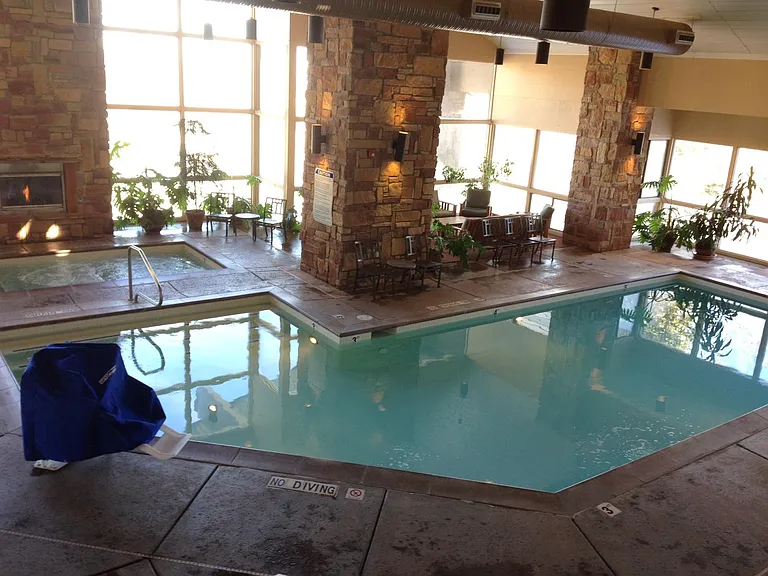 223 W Hunter Ridge Dr #2100 — Photo 1