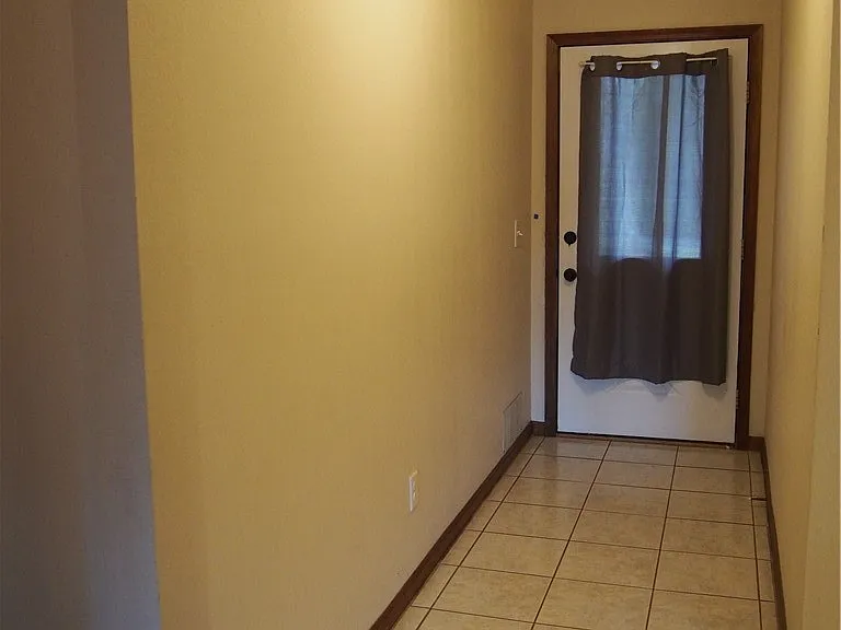 210 Talmage Ave — Photo 17