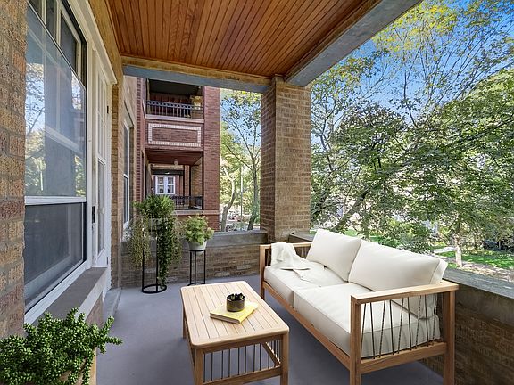 5th image of 1233 W Granville Ave #2W