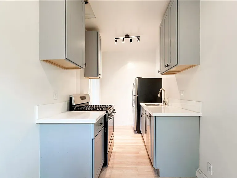 1475 W Adams Blvd #307 — Photo 8