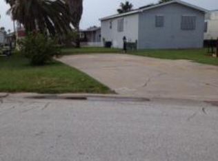 198 W Bonnet Cir, Port Isabel, TX 78578