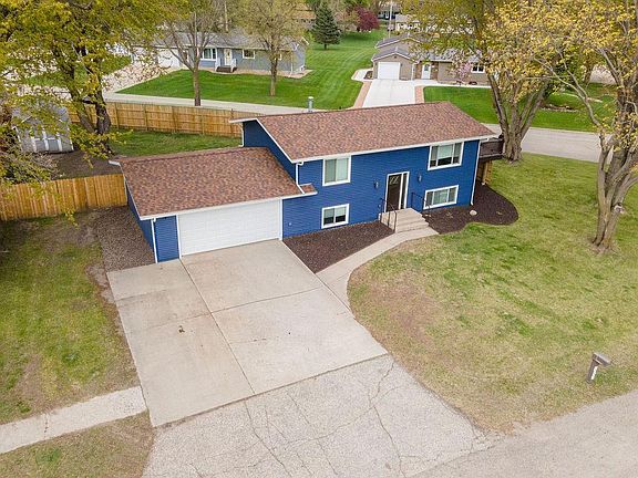 2nd image of 836 Evans Rd