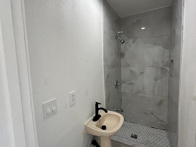 1220 W Shorb St #628 — Photo 4