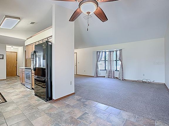 5th image of 27812 Lois Dr