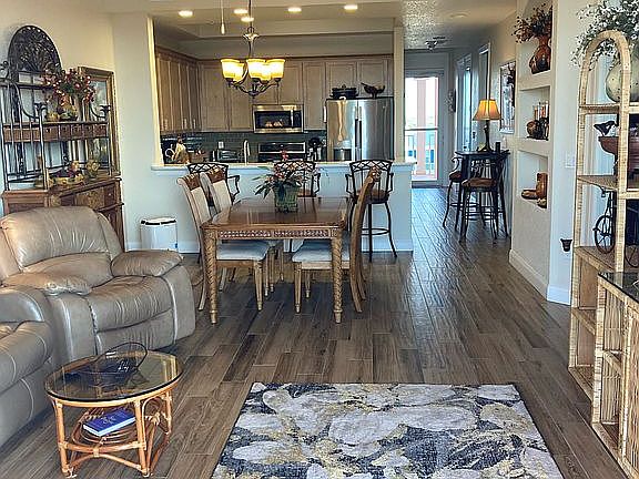 5th image of 4 Riverwalk Dr #605