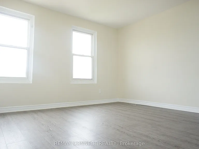 46 Shoredale Dr — Photo 8