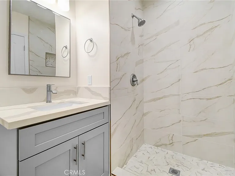 1013 E Angeleno Ave — Photo 14