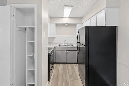 Yukon Heights Apartments Photo 1