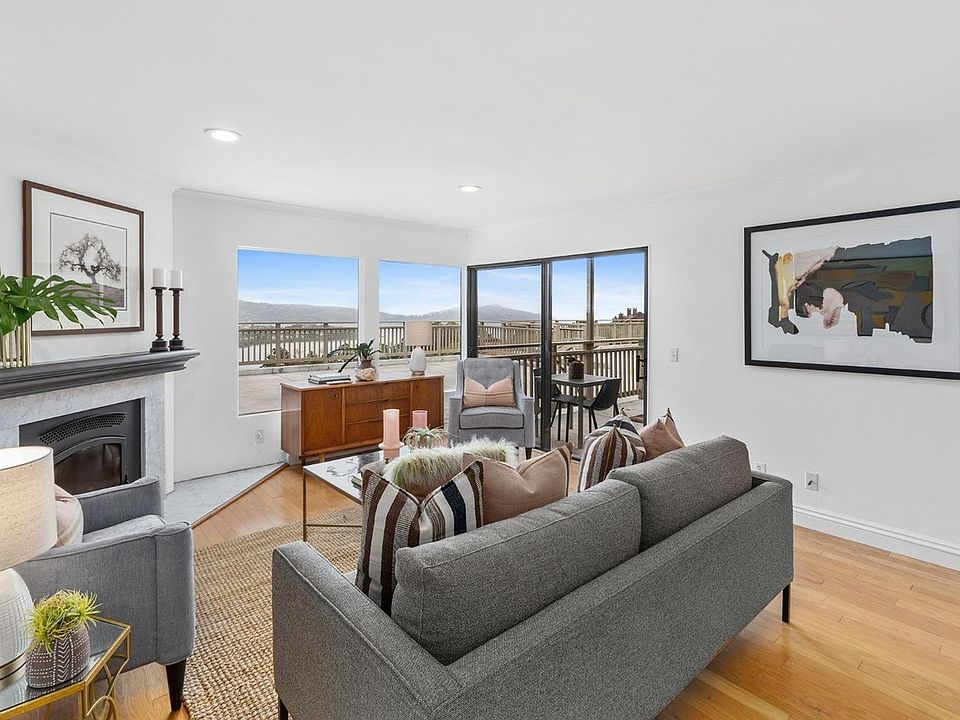 1st image of 252 Headlands Ct