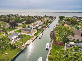 20 Tarpon Rd, East Quogue, NY 11942