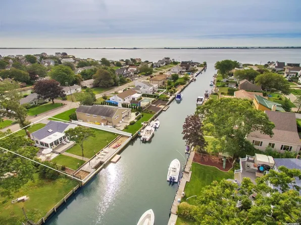 20 Tarpon Road, East Quogue, NY 11942