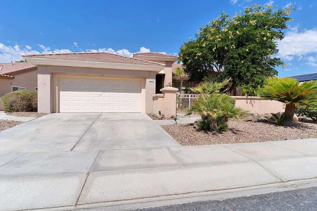 2 bed, 1764 sqft, $4,000 — Photo 3