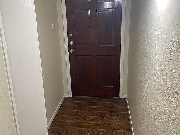 5th image of 1833 Castle Dr