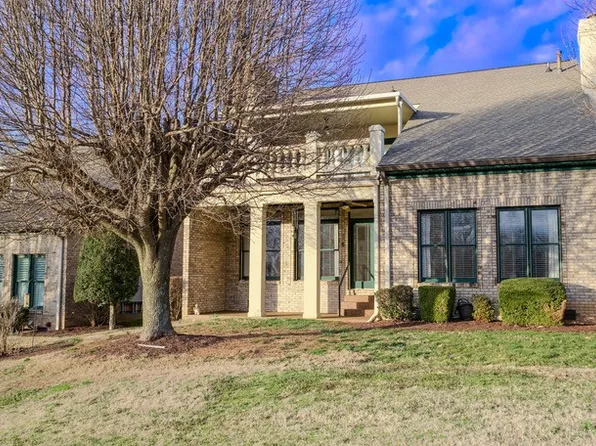 200 Champions Dr, Springfield, TN 37172