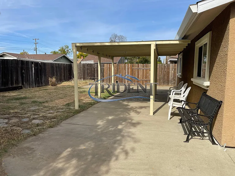 4400 Martel Dr — Photo 14