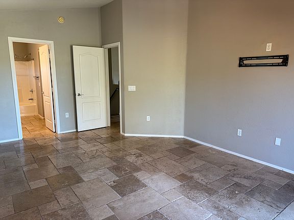 3rd image of 18250 N 32nd St Unit 1061