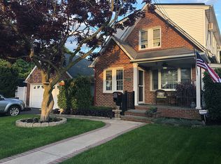 1612 Warren St, East Meadow, NY 11554