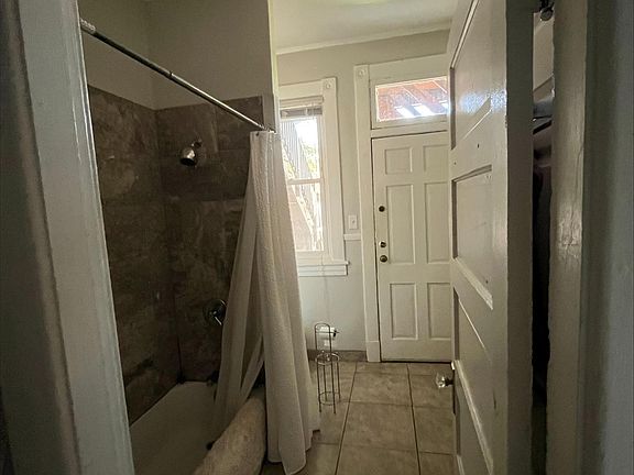 5th image of 2606 Hanover Ave #B