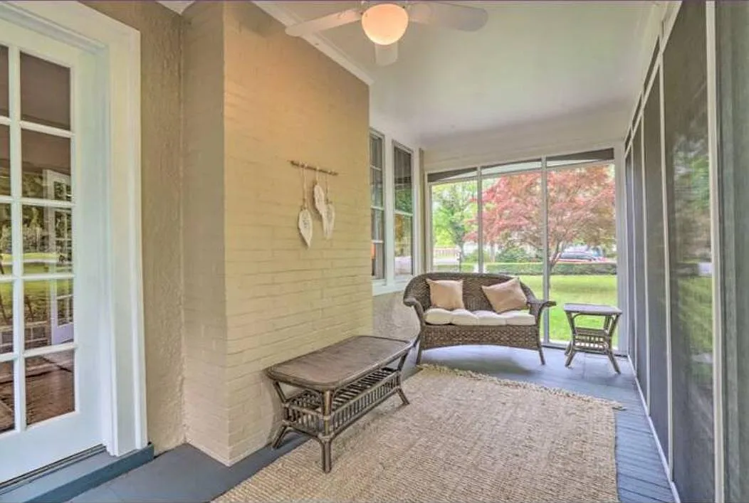 4 bed, 2354 sqft, $4,900 — Photo 4